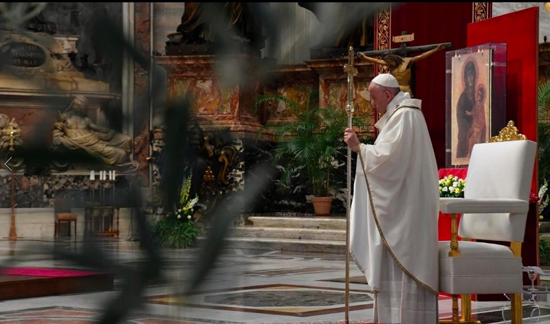 Ferenc pápa keresztútja elkerüli a Colosseumot